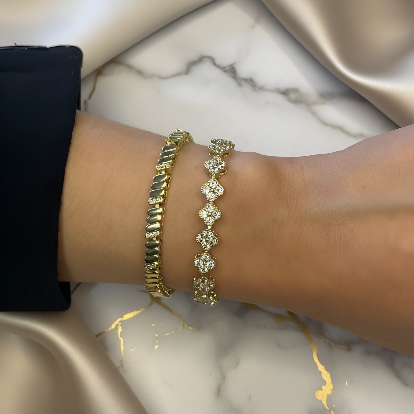 Golden Bloom Bileklikler